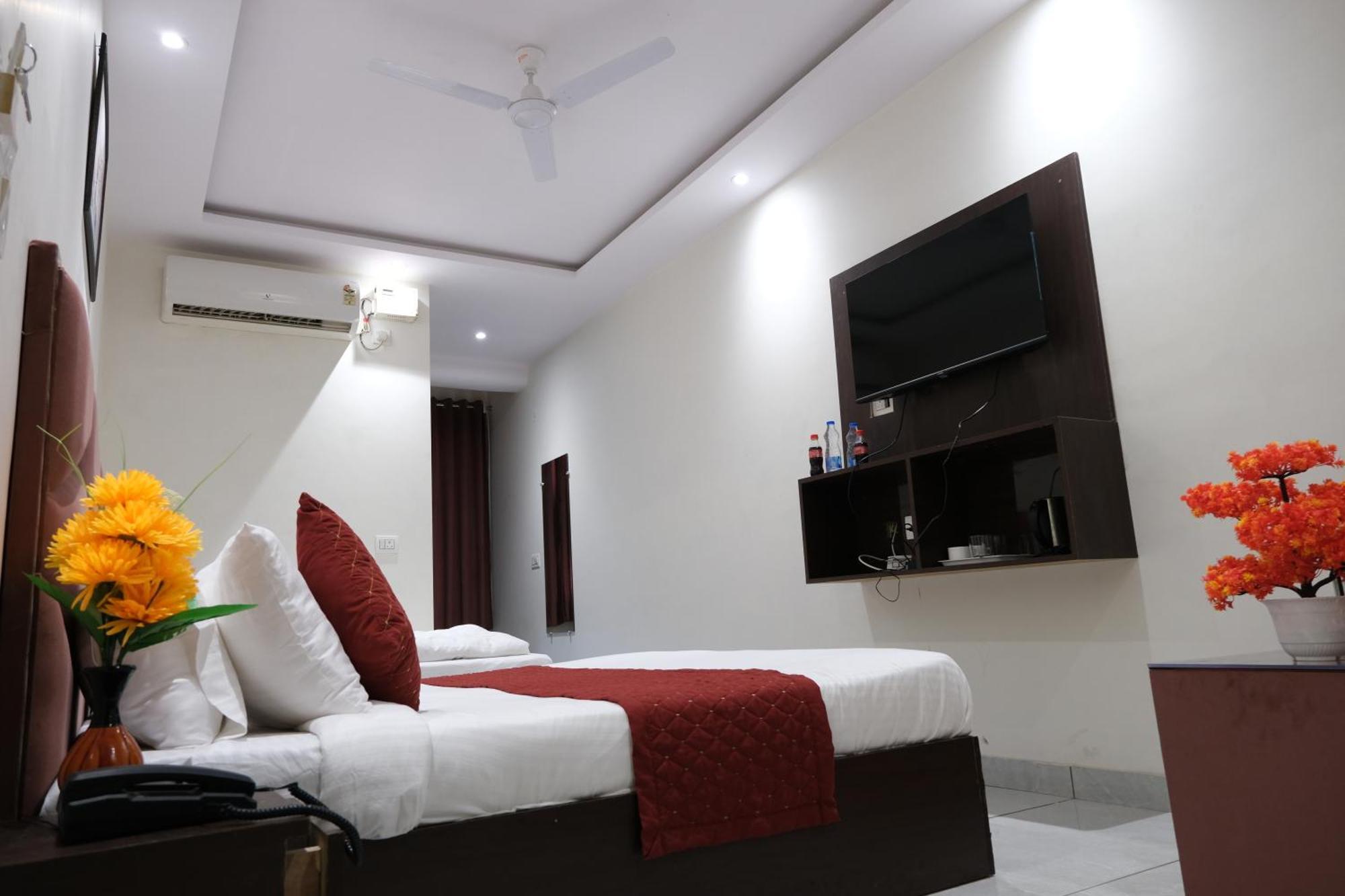 Hotel De Hocks Deluxe - New Delhi Railway Station Exterior foto