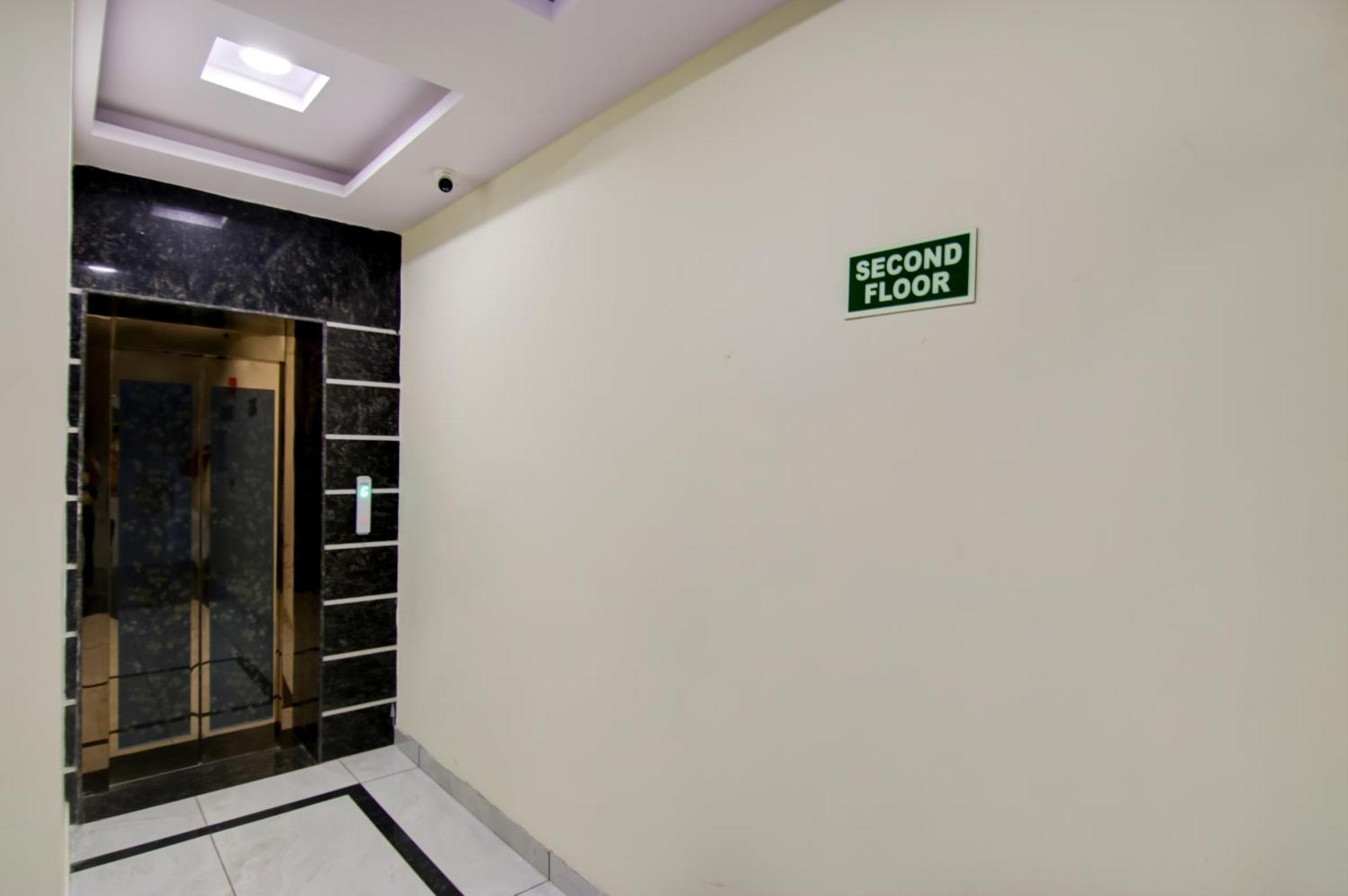 Hotel De Hocks Deluxe - New Delhi Railway Station Exterior foto