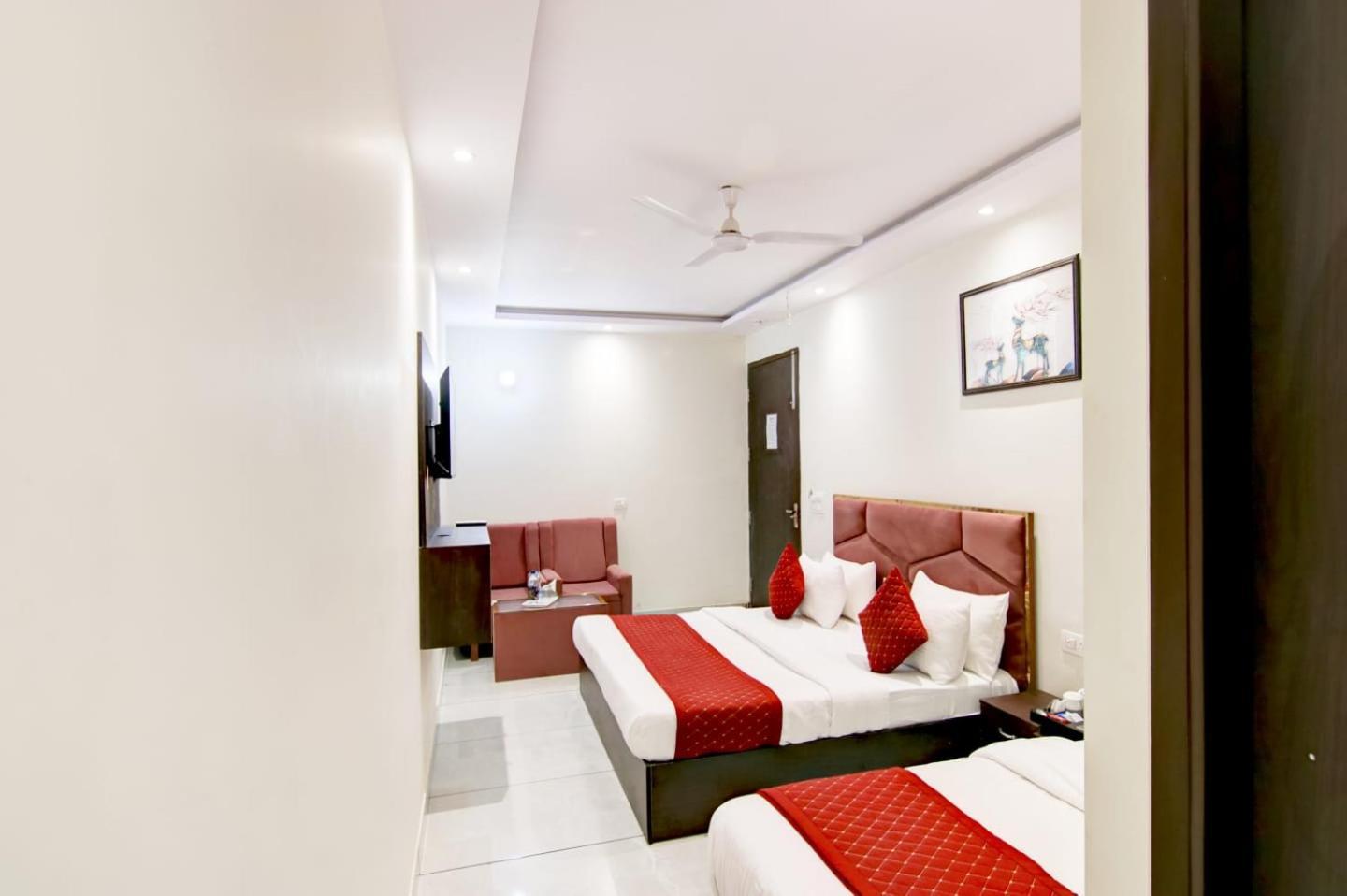 Hotel De Hocks Deluxe - New Delhi Railway Station Exterior foto