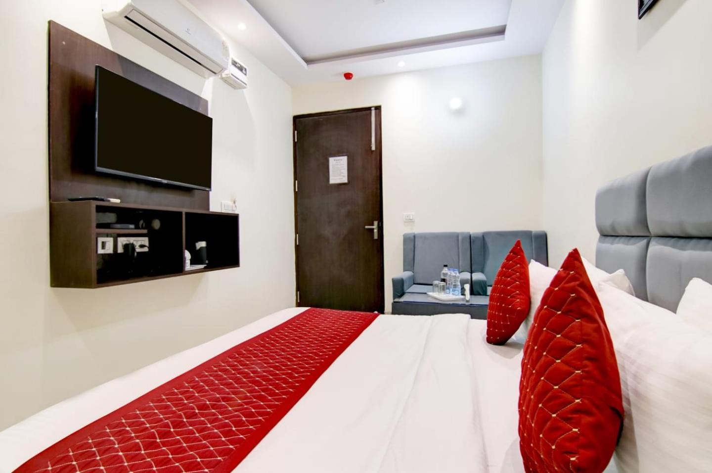 Hotel De Hocks Deluxe - New Delhi Railway Station Exterior foto