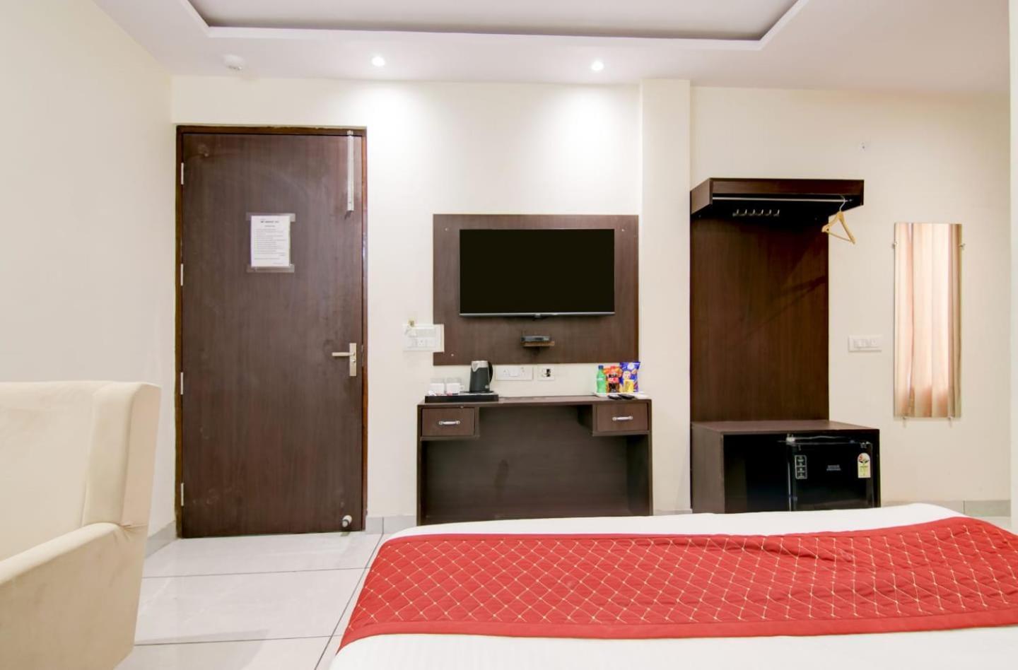 Hotel De Hocks Deluxe - New Delhi Railway Station Exterior foto