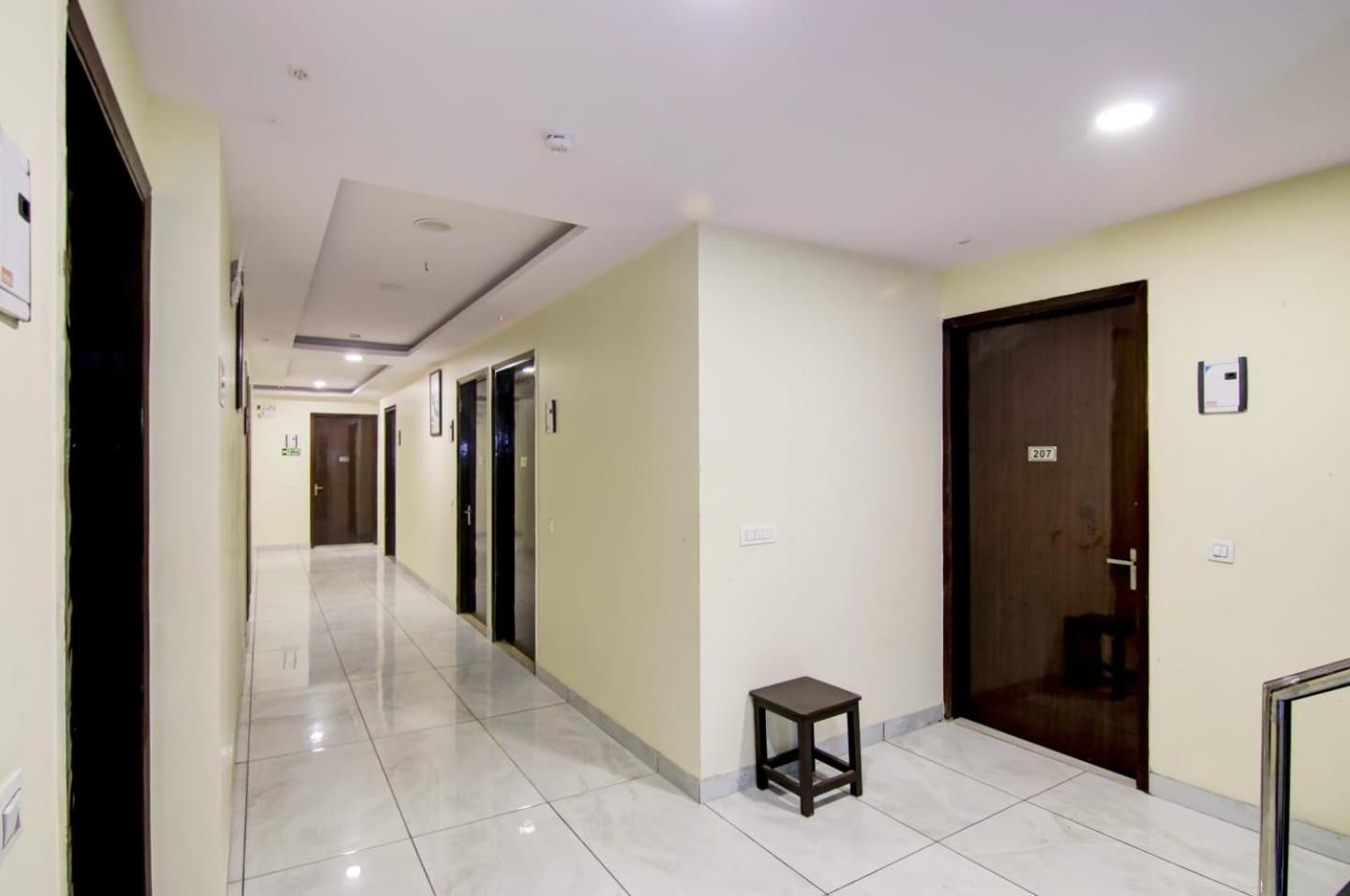 Hotel De Hocks Deluxe - New Delhi Railway Station Exterior foto