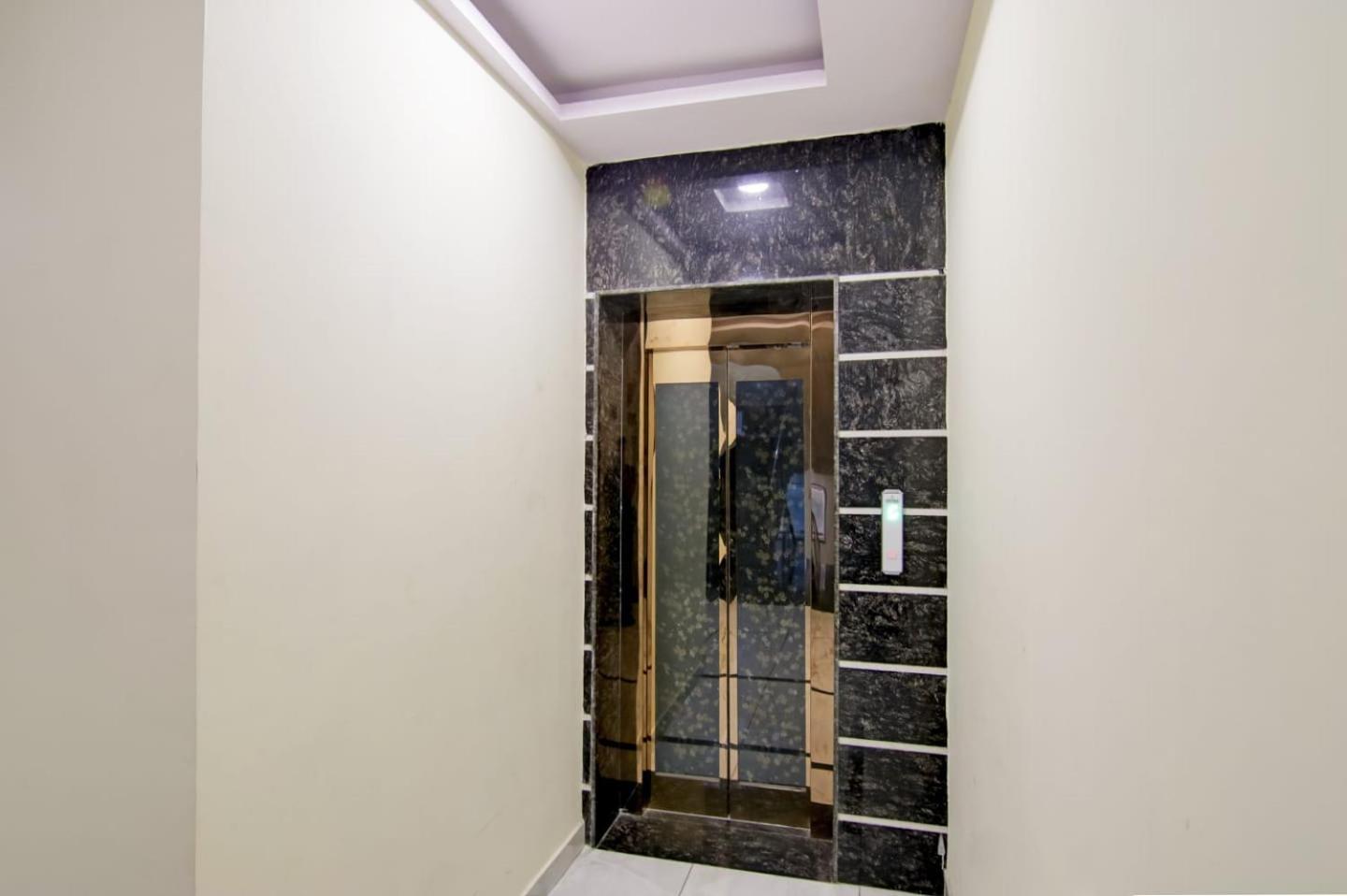 Hotel De Hocks Deluxe - New Delhi Railway Station Exterior foto